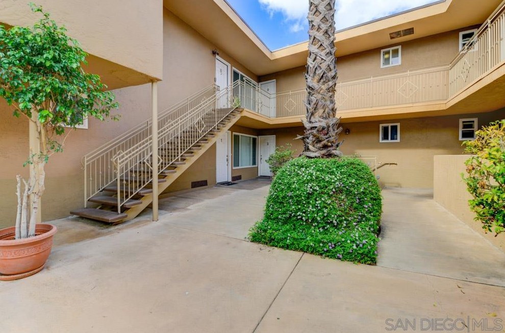 5510 Adelaide Ave #9, San Diego, CA 92115