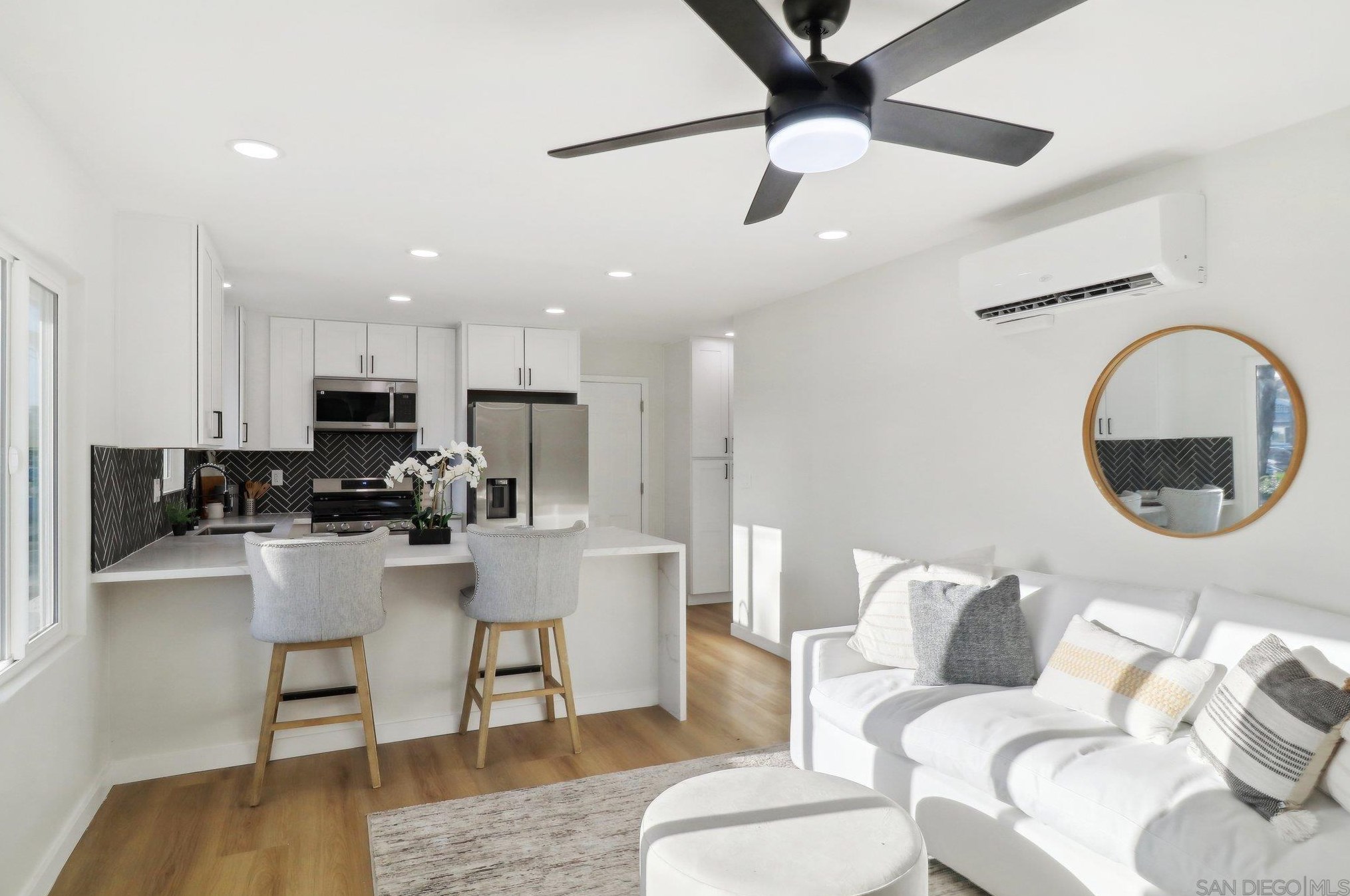9561 Carlton Hills Blvd, Santee, CA 92071