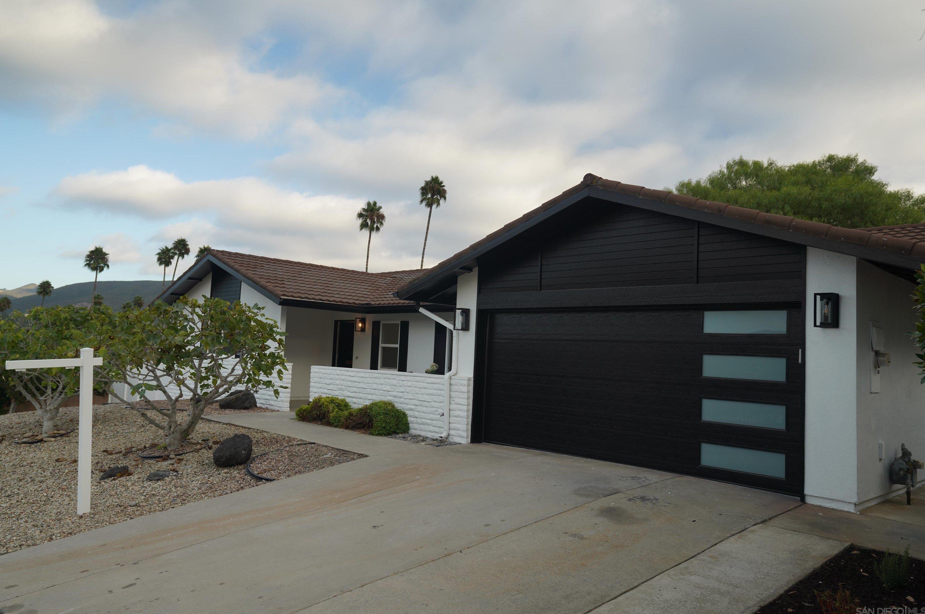 1653 La Flora Dr, San Marcos, CA 92078-4645