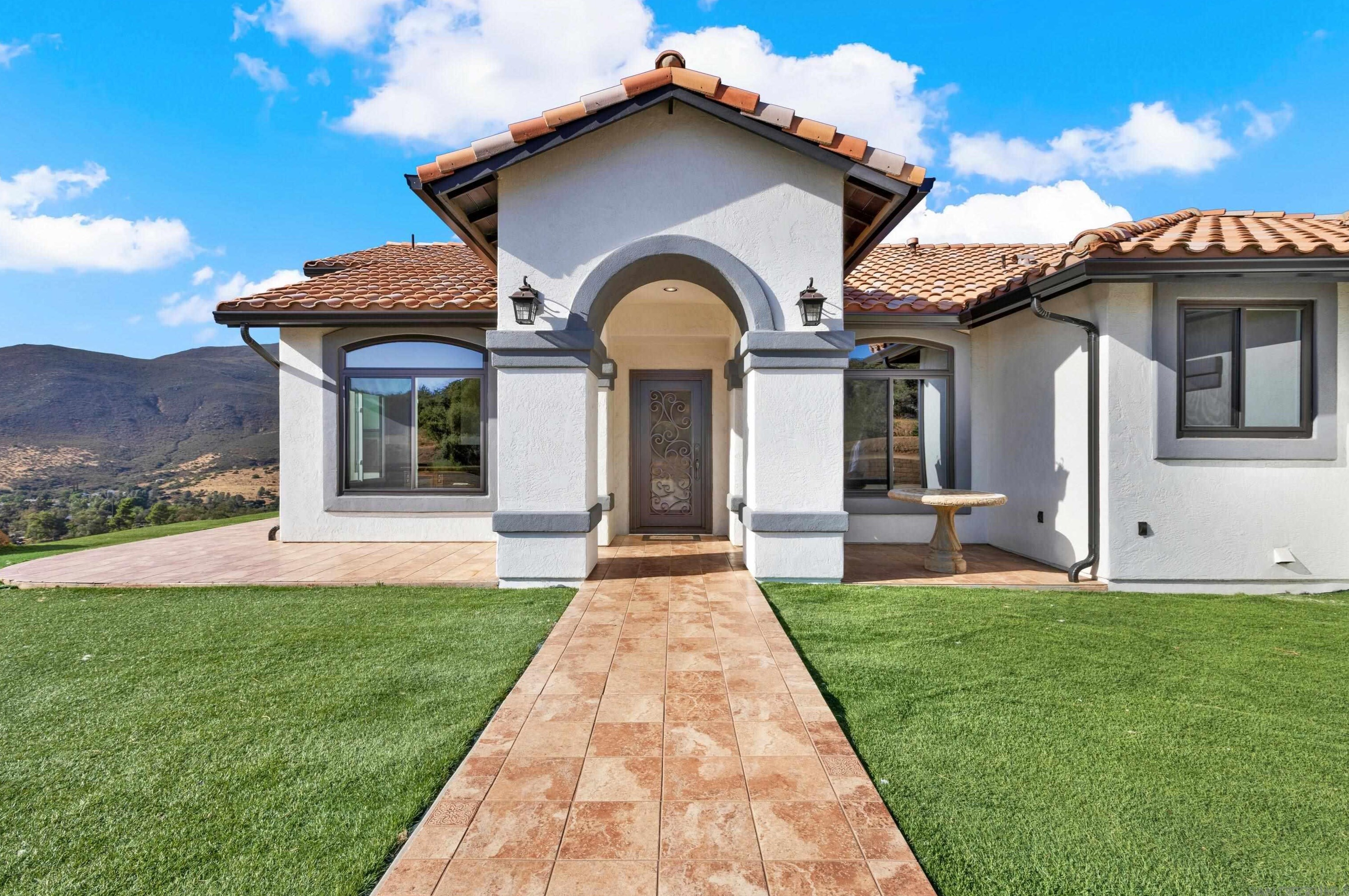 4539 Alpine, Alpine CA  91901-2110 exterior