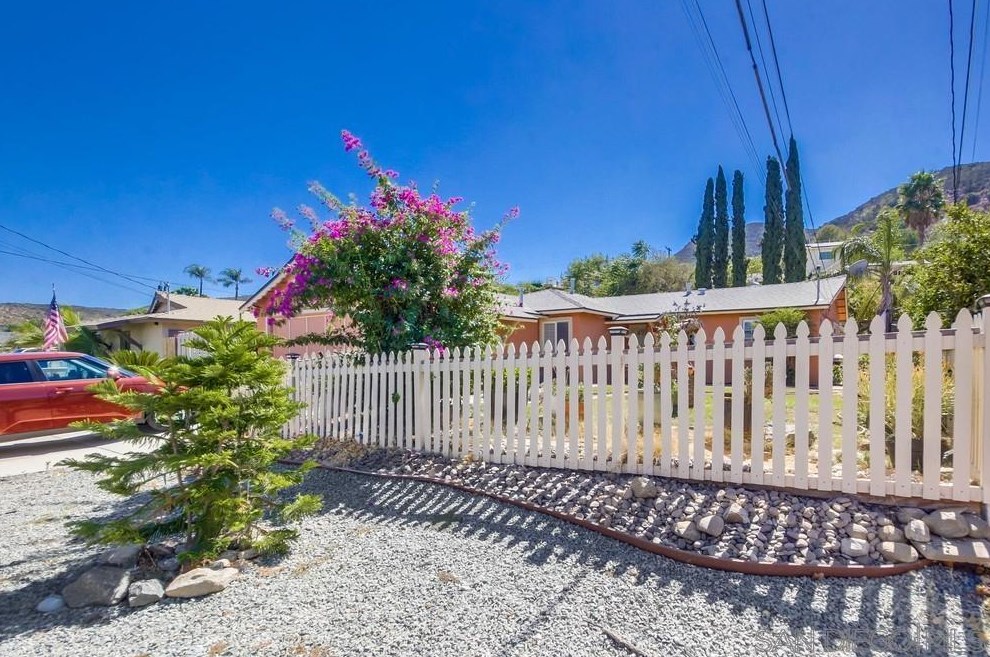 7949 Poplin Dr, Santee, CA 92071