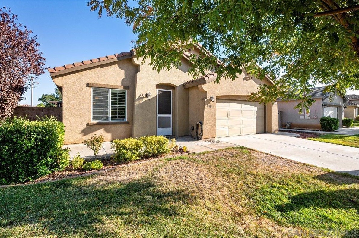 31643 Umbria Ln, Winchester, CA 92596
