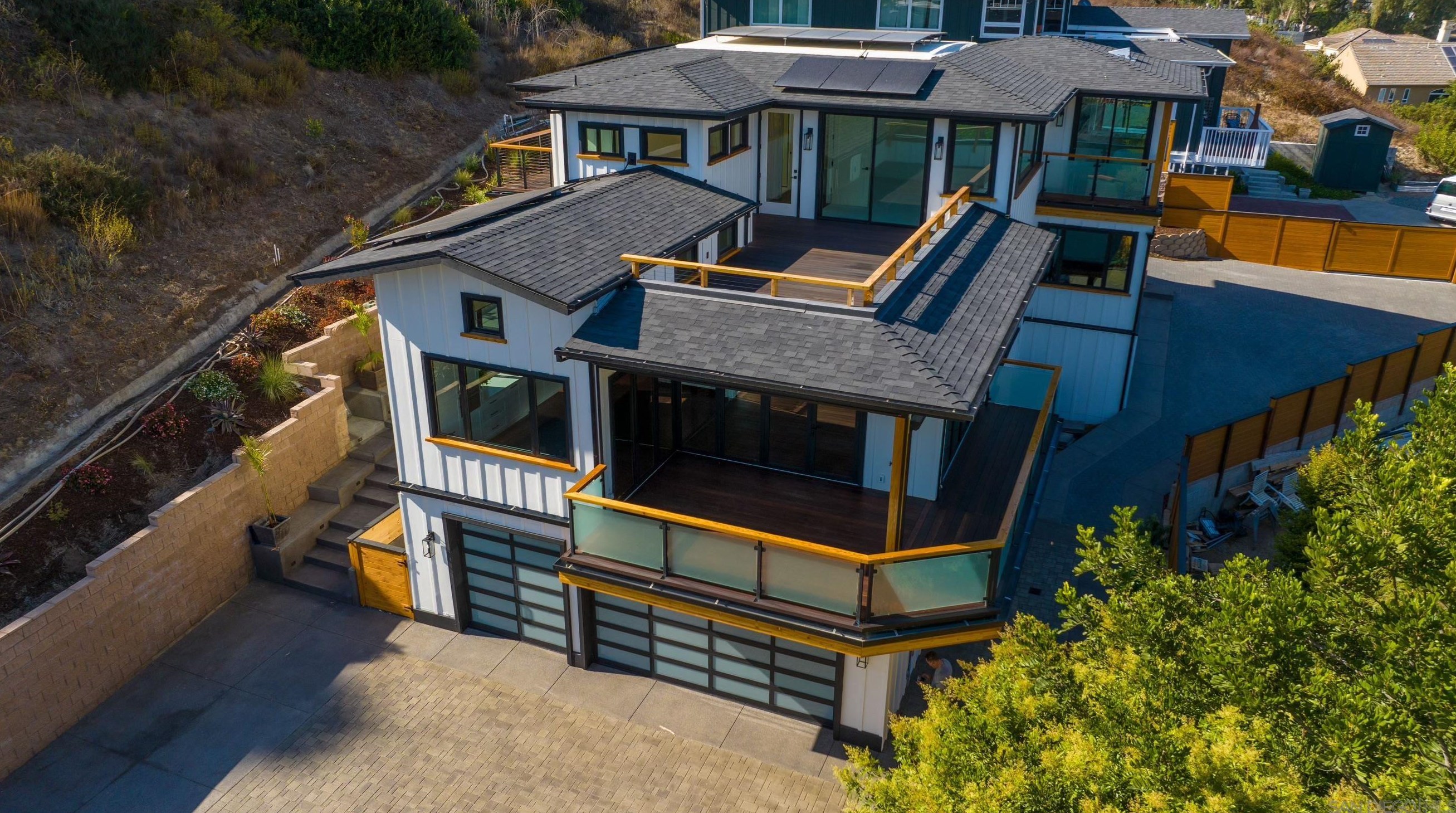 4588 Adams St, Carlsbad CA 92008-3503 exterior