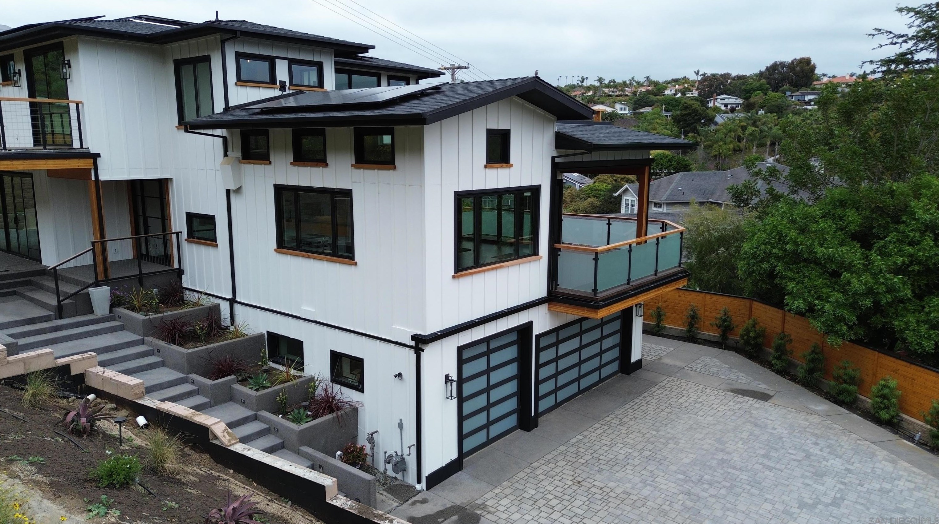 4588 Adams St, Carlsbad CA 92008-3503 exterior