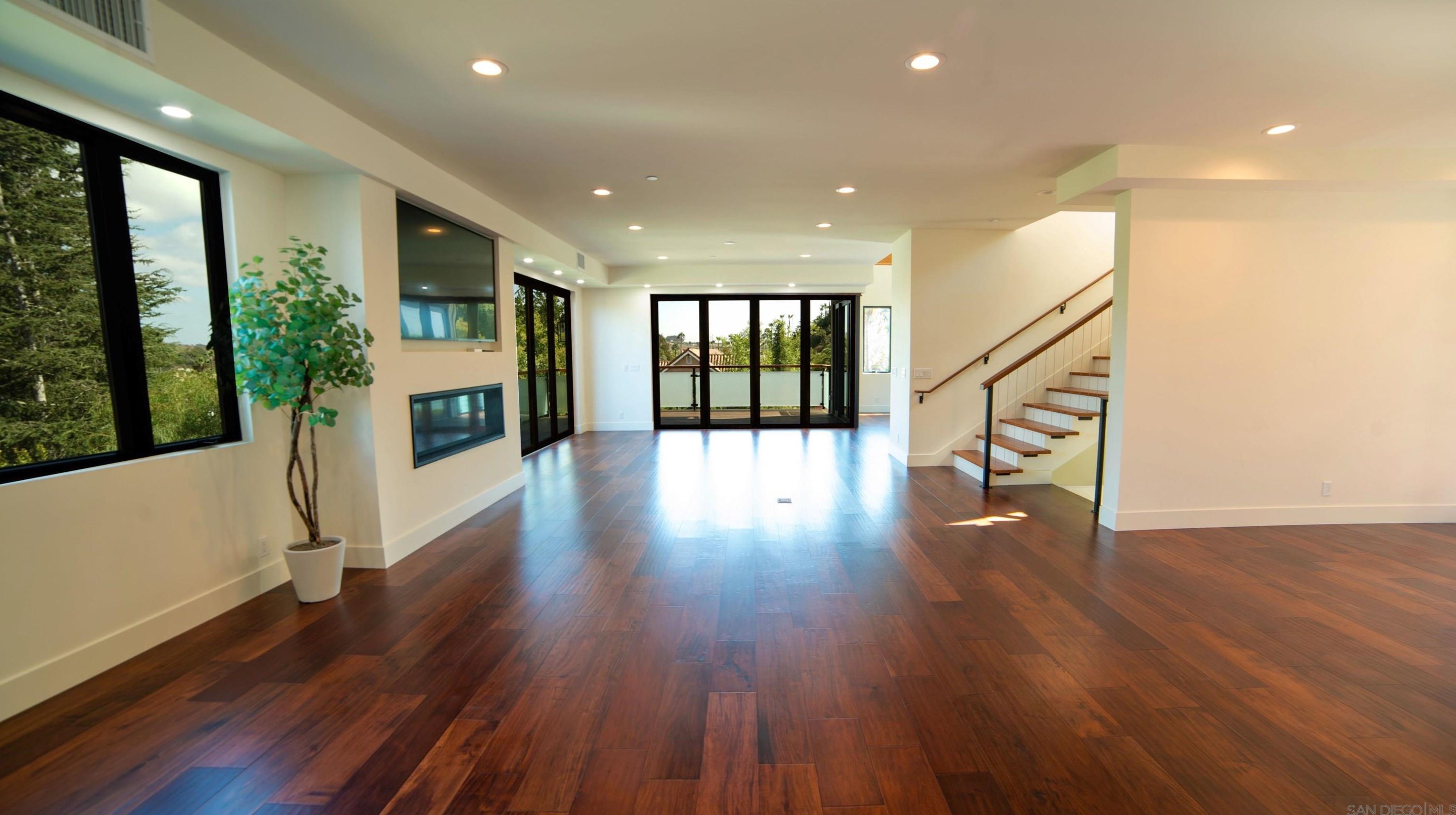 4588 Adams St, Carlsbad CA 92008-3503 exterior