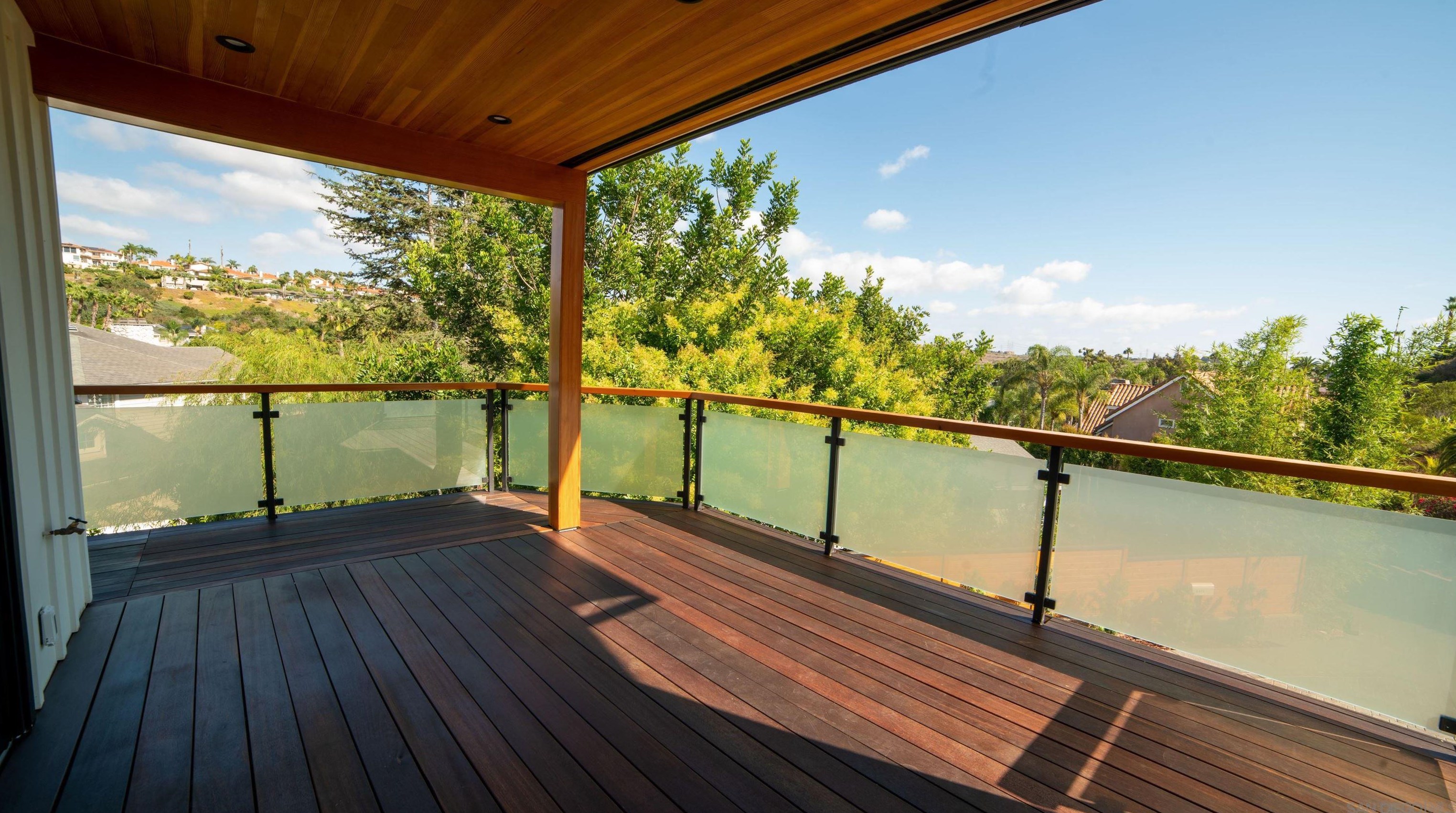 4588 Adams St, Carlsbad CA 92008-3503 exterior