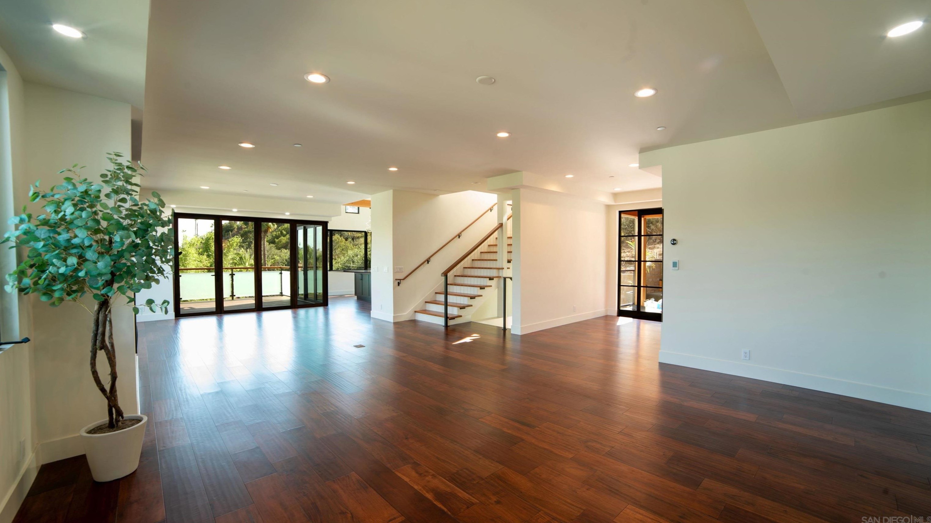 4588 Adams St, Carlsbad CA 92008-3503 exterior