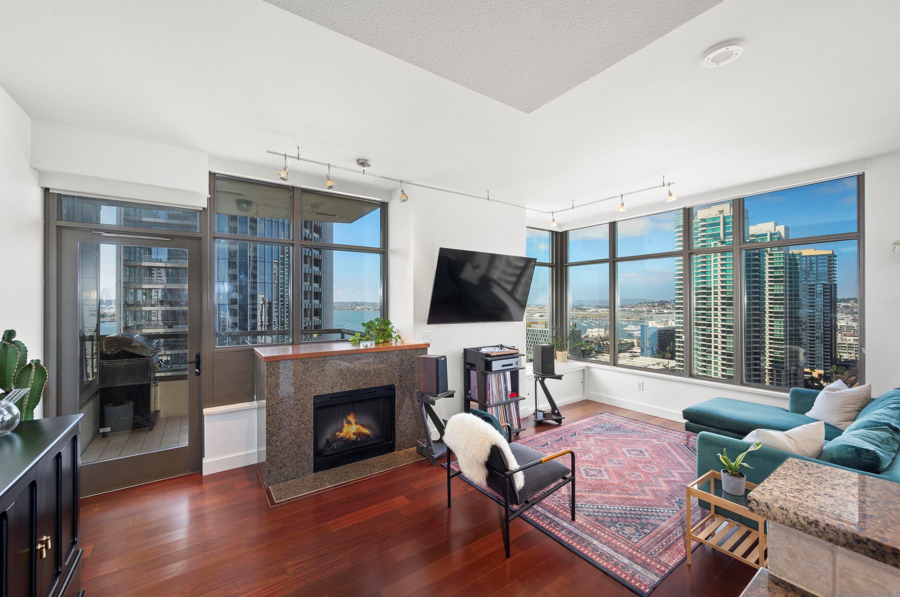 700 W E Street 2203, San Diego, CA 92101