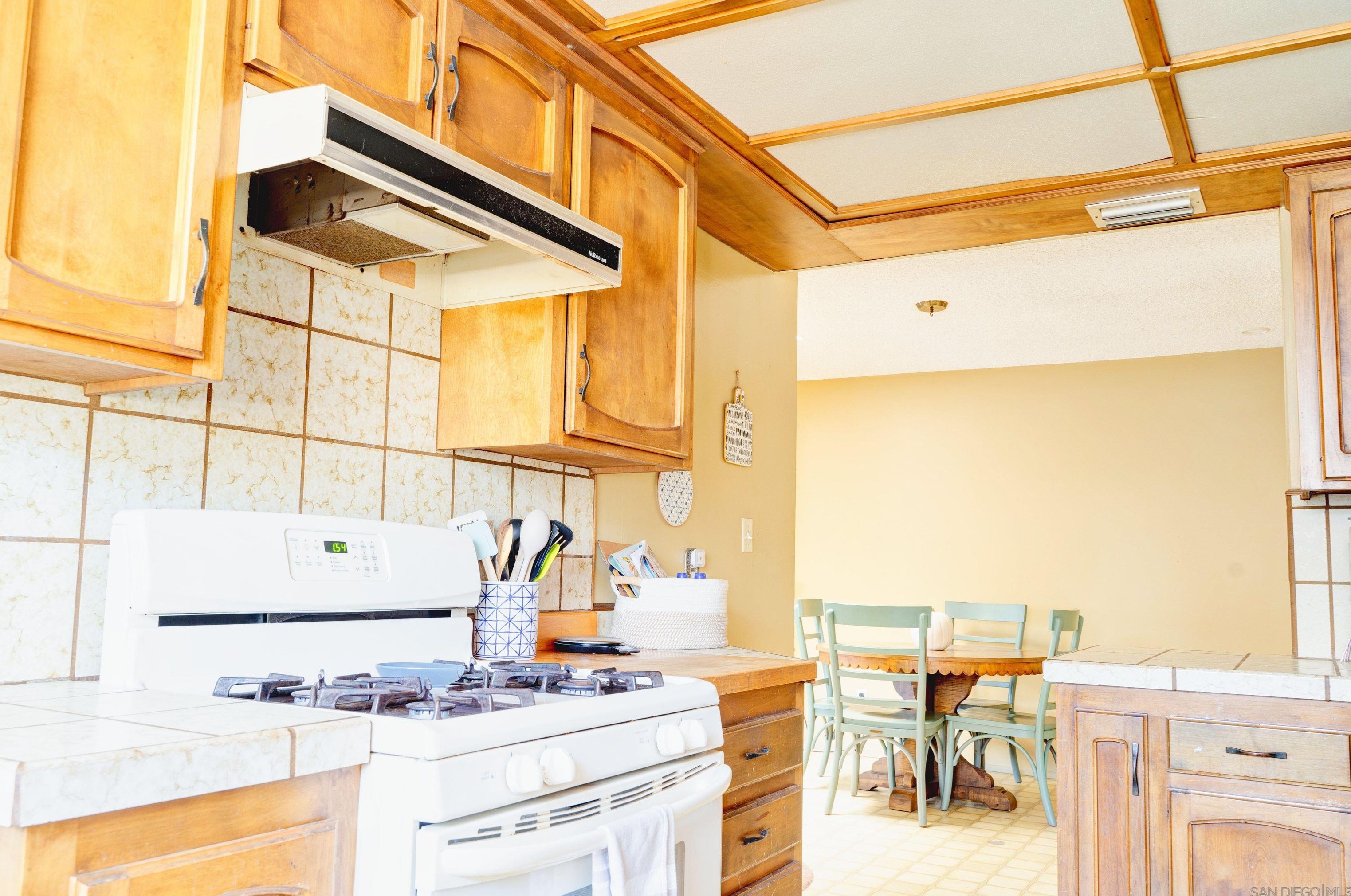 6634 Estrella Ave, San Diego, CA 92120-1009