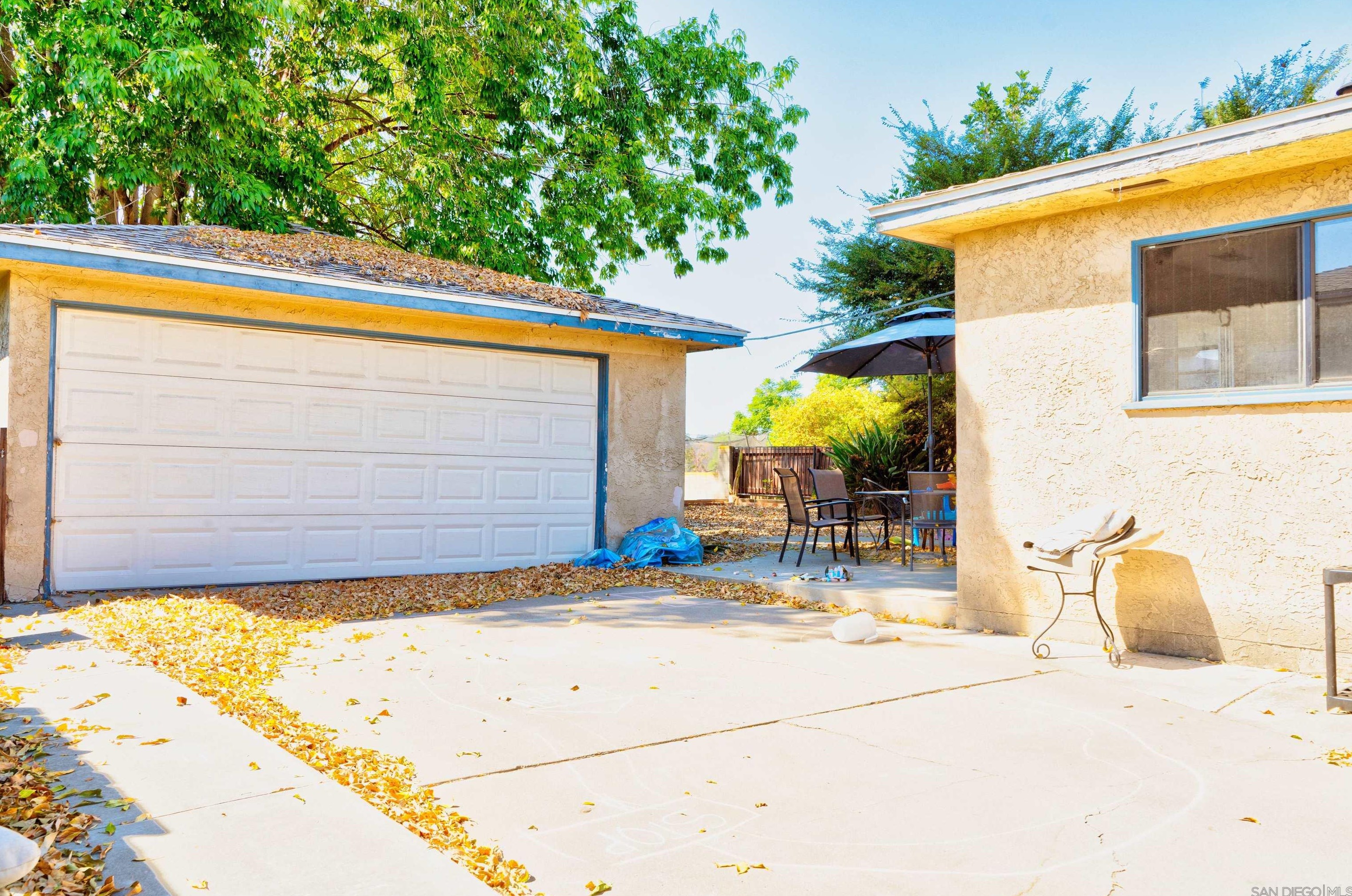 6634 Estrella Ave, San Diego CA 92120-1009 exterior