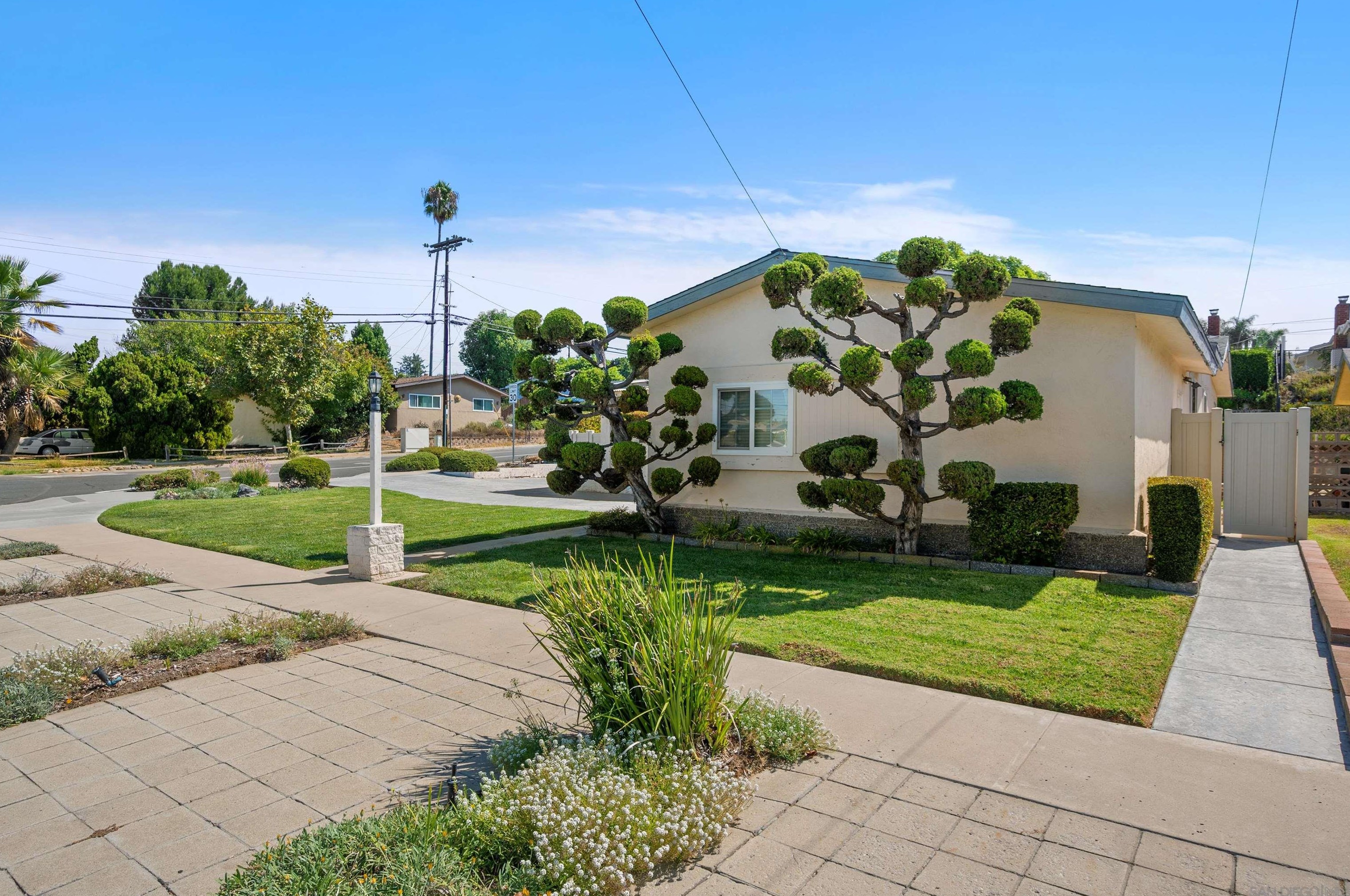 6195 Cowles Mountain Blvd, La Mesa, CA 91942