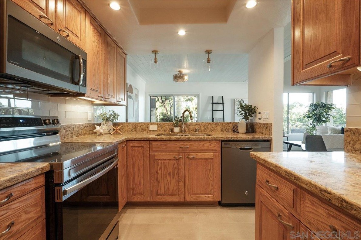 5430 Baltimore Dr 37, La Mesa, CA 91942