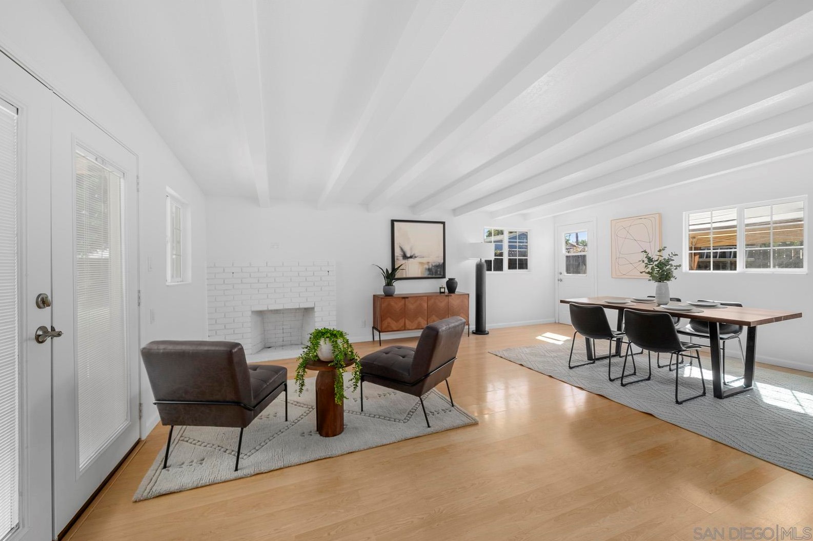 8877 Kelburn Ave, Spring Valley, CA 91977-5542