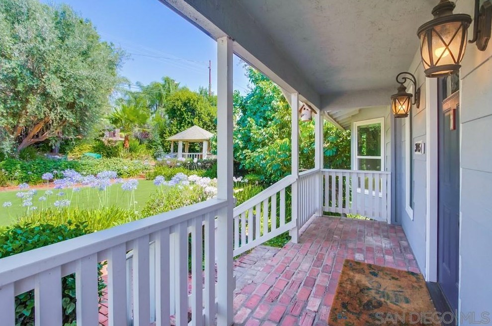 3045 Mary Ln, Escondido, CA 92025