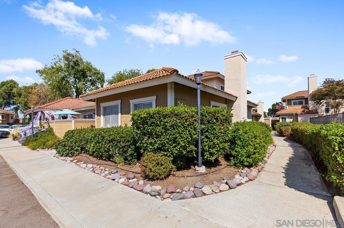 10730 Holly Meadows Dr A, Santee, CA 92071
