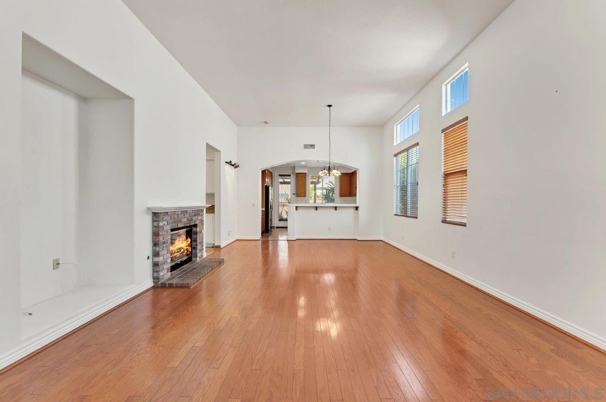 2467 Falcon Valley Dr, Chula Vista, CA 91914