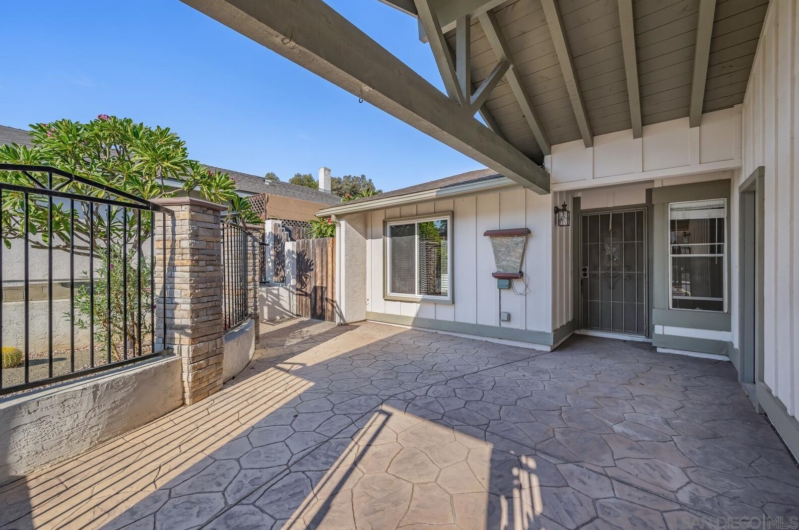 1869 Jasmine St, El Cajon, CA 92021-3662