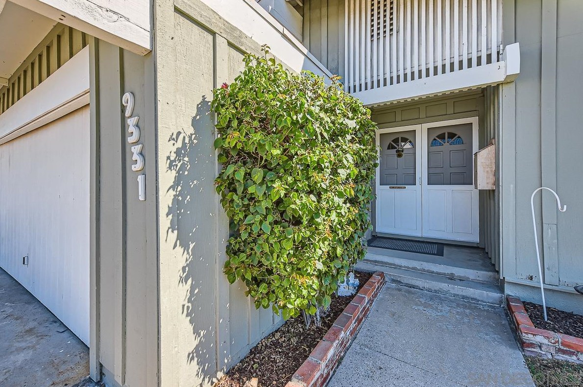 9331 Heiting Ct, Santee, CA 92071