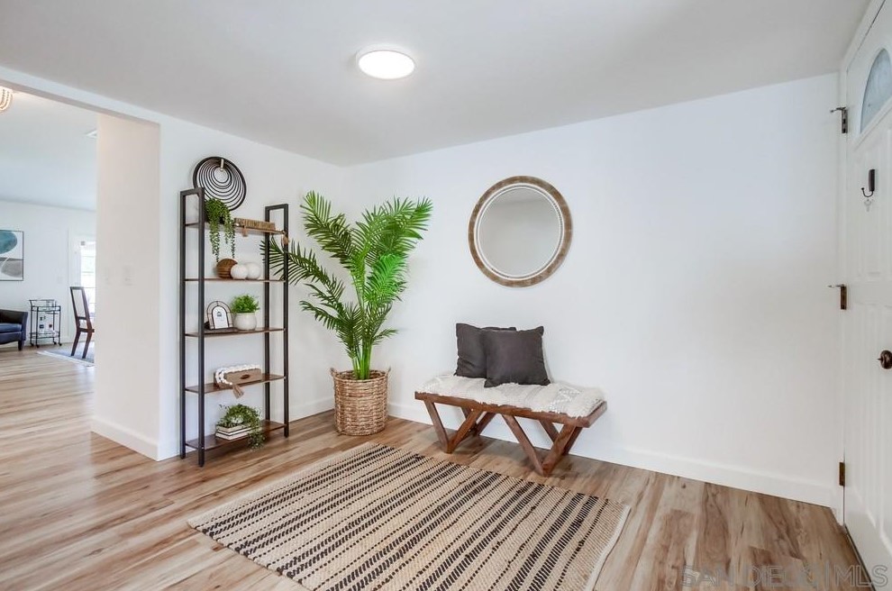 10035 Medina Dr, Santee, CA 92071