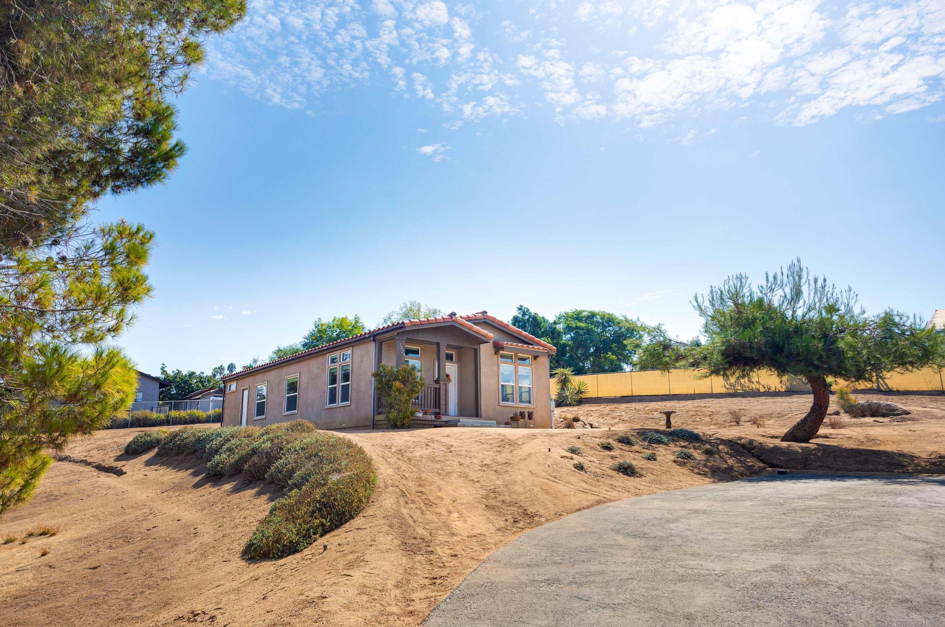 3324 Hillside Ln, Fallbrook, CA 92028