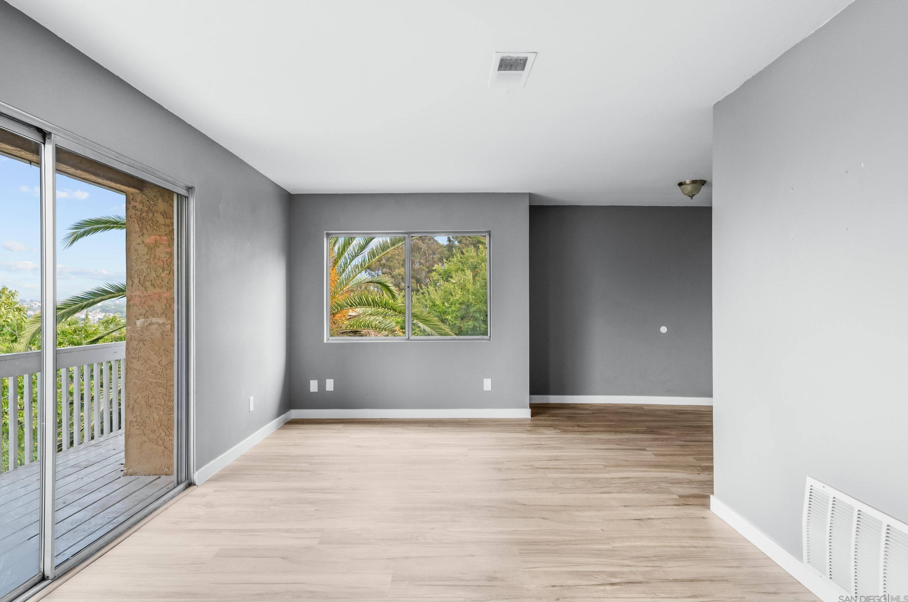 4262 Mesa Vista Way 8, Oceanside, CA 92057