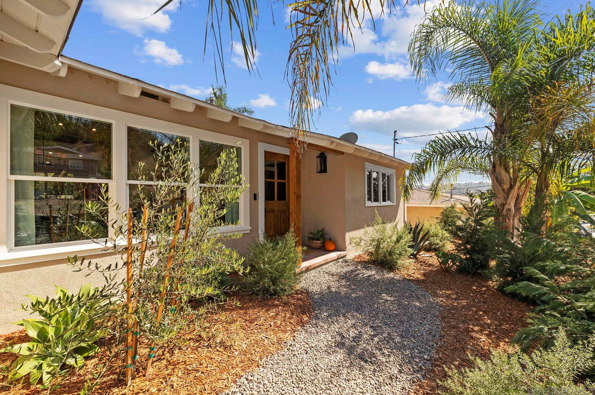 304 Foussat Rd, Oceanside, CA 92054