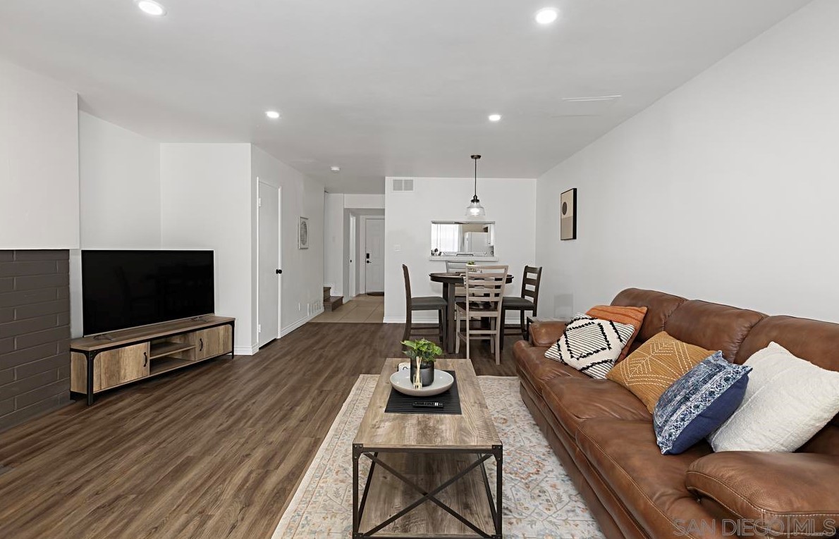 6783 Alvarado Rd, San Diego, CA 92120-5271