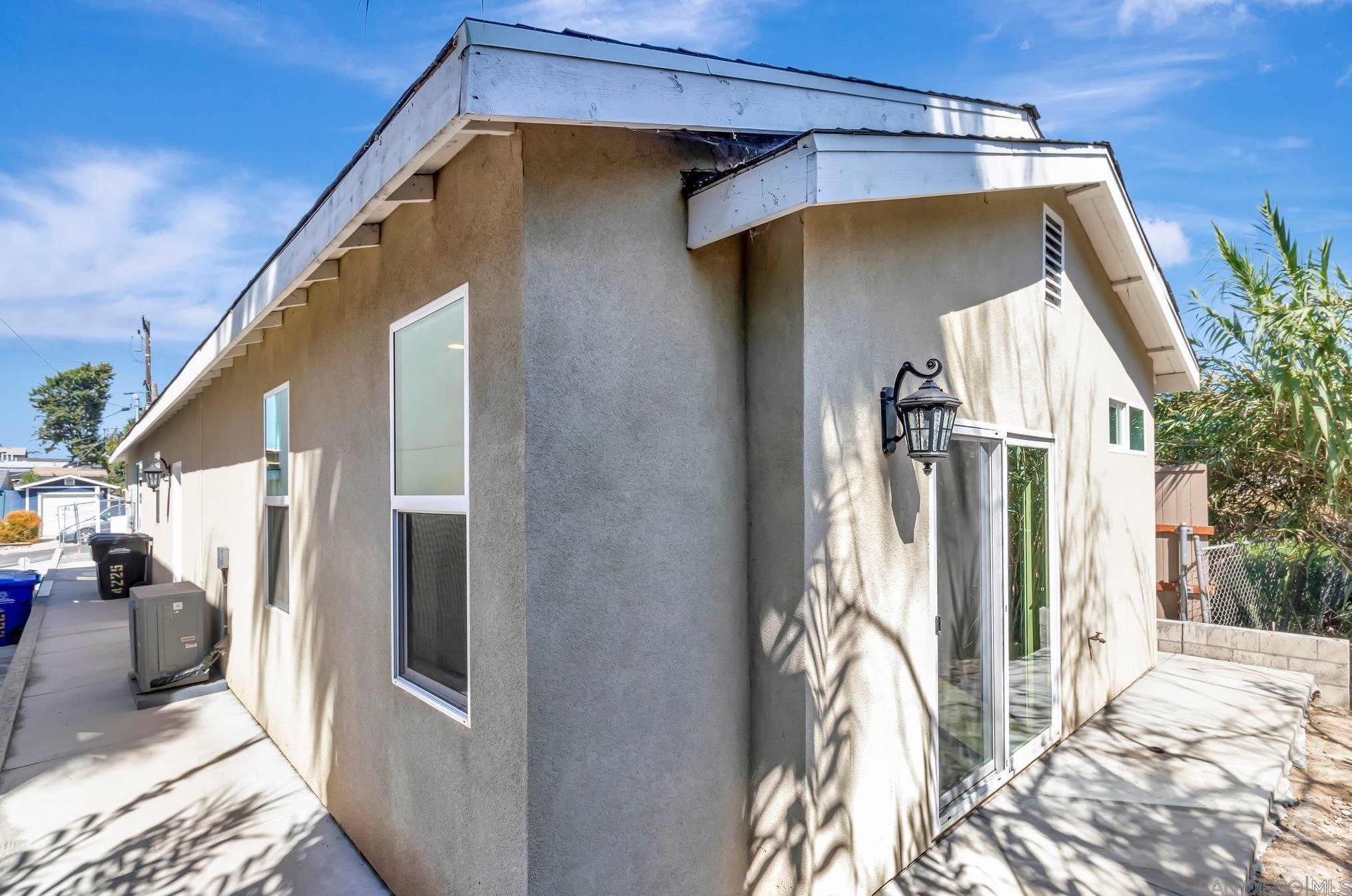 4225 J St, San Diego CA  92102-4411 exterior