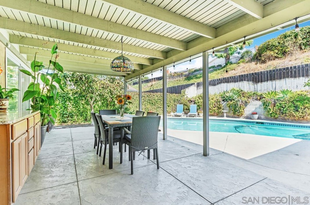 7523 Golfcrest Dr, San Diego CA 92119-1228 exterior