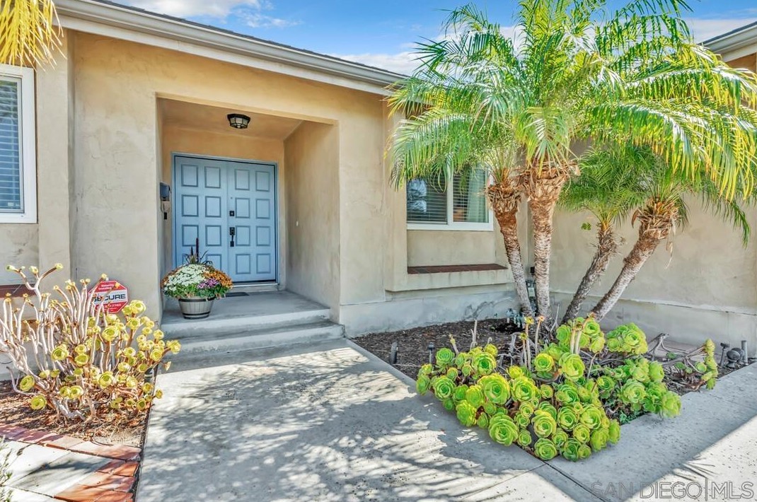 7523 Golfcrest Dr, San Diego CA 92119-1228 exterior