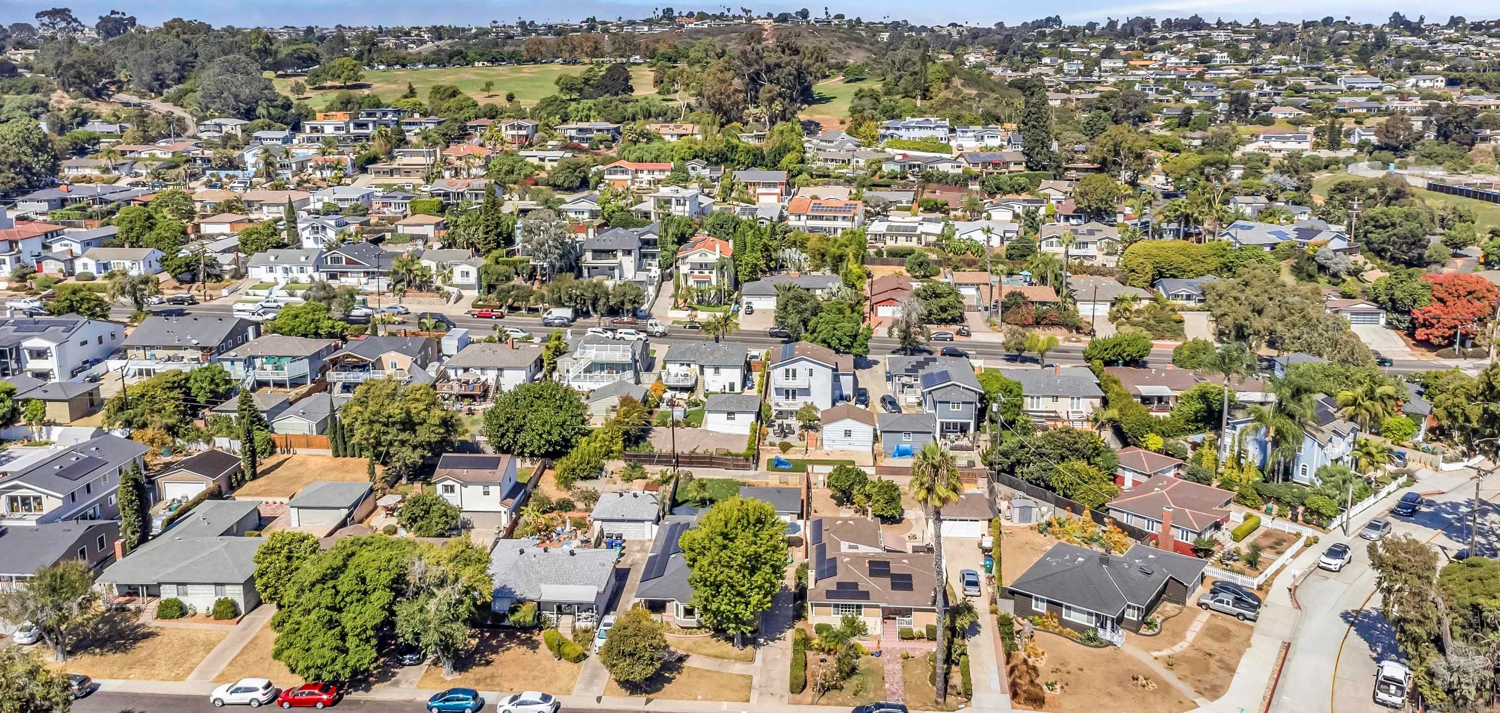 2016 Law St, San Diego CA 92109-3464 exterior