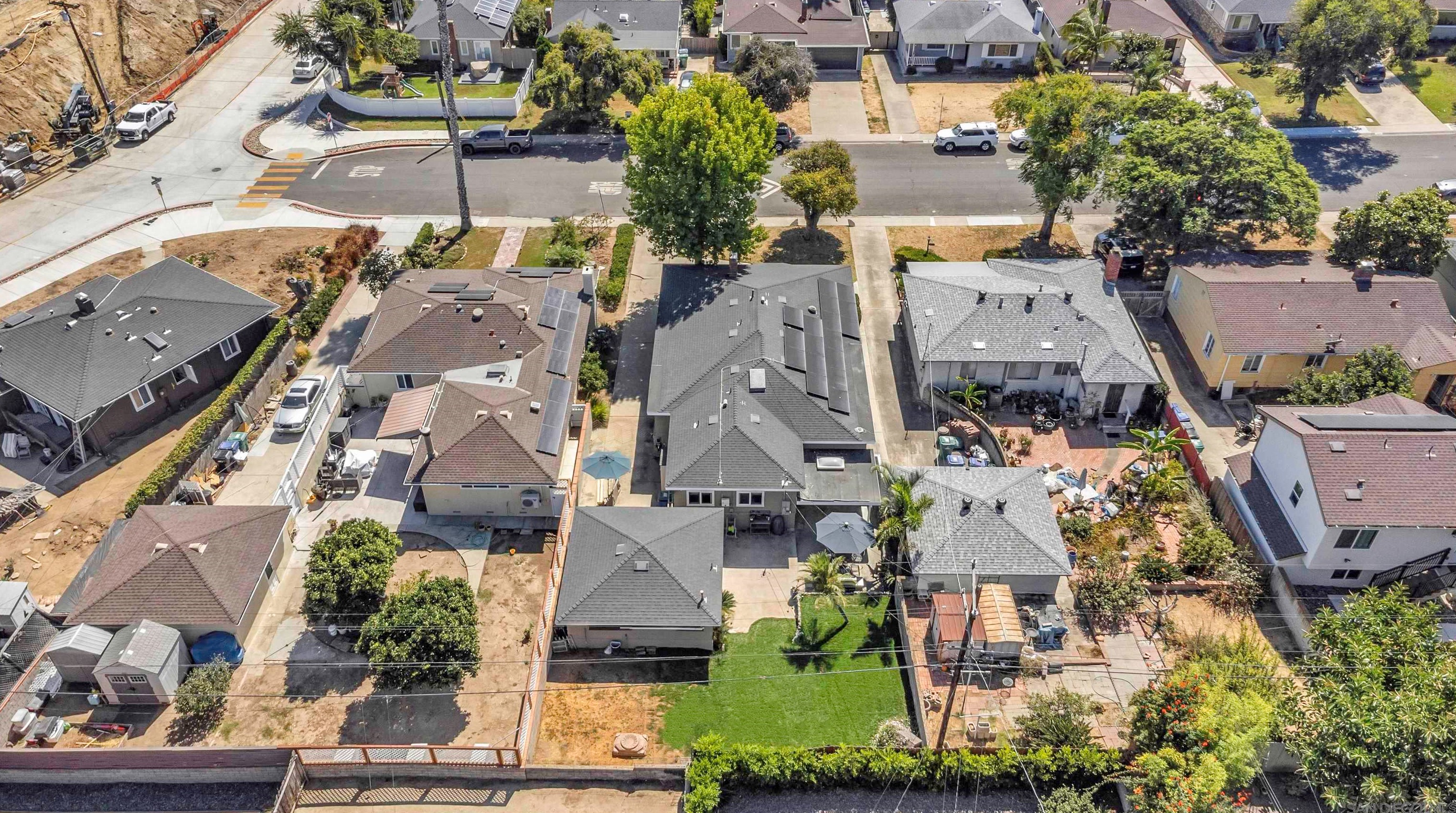 2016 Law St, San Diego CA 92109-3464 exterior