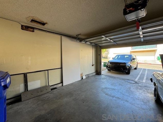 6696 Omega Dr, San Diego CA  92139-3847 exterior
