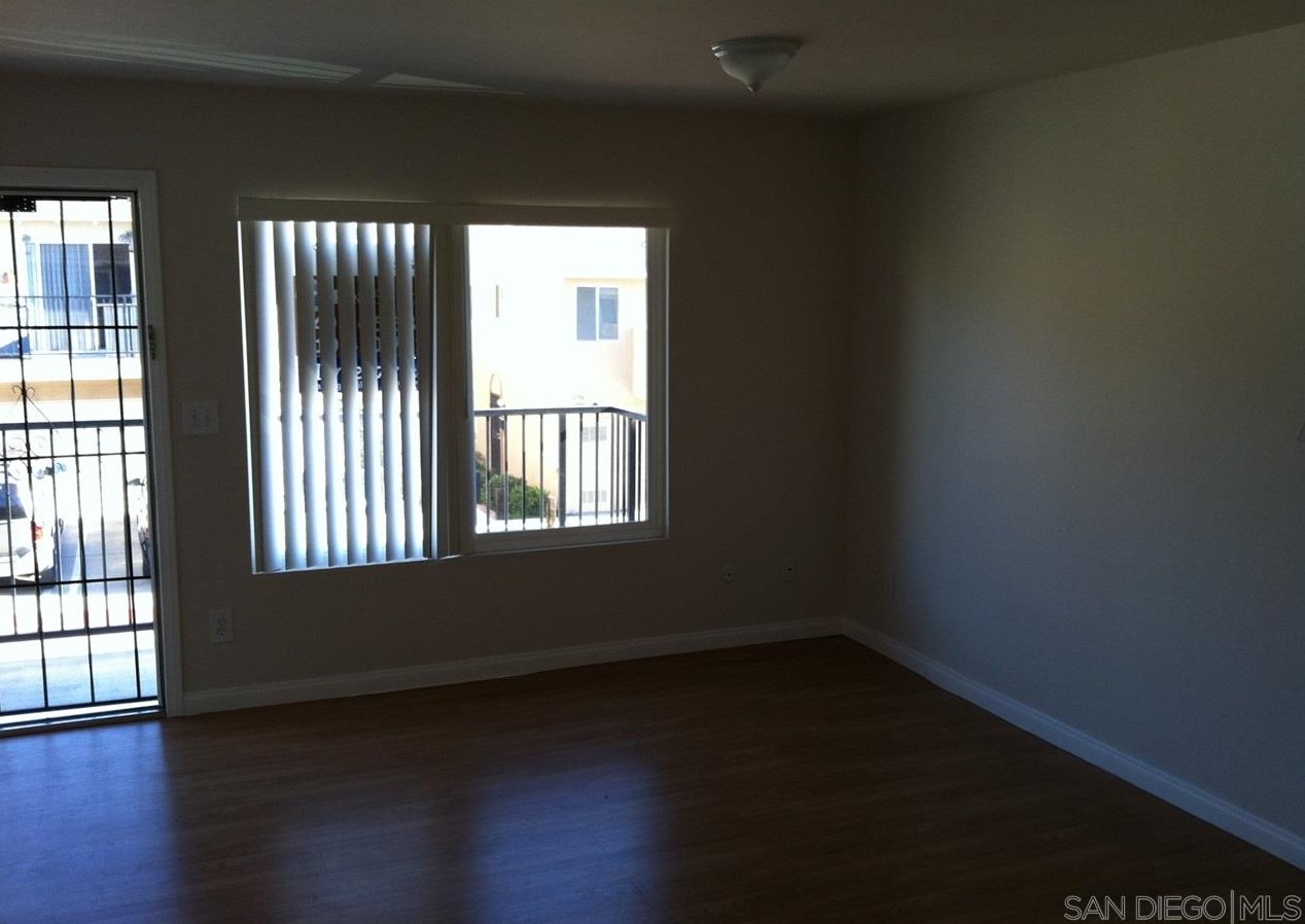 6696 Omega Dr, San Diego CA  92139-3847 exterior