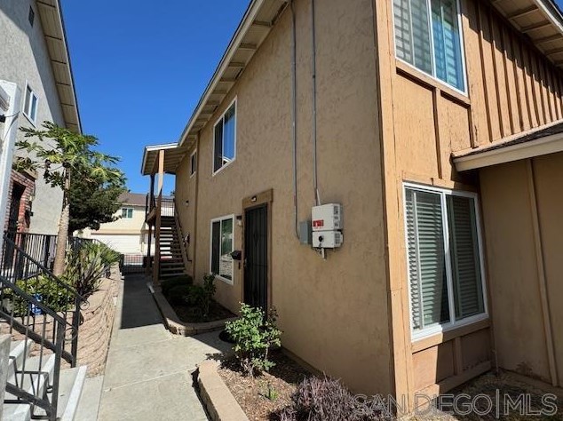6696 Omega Dr, San Diego CA  92139-3866 exterior