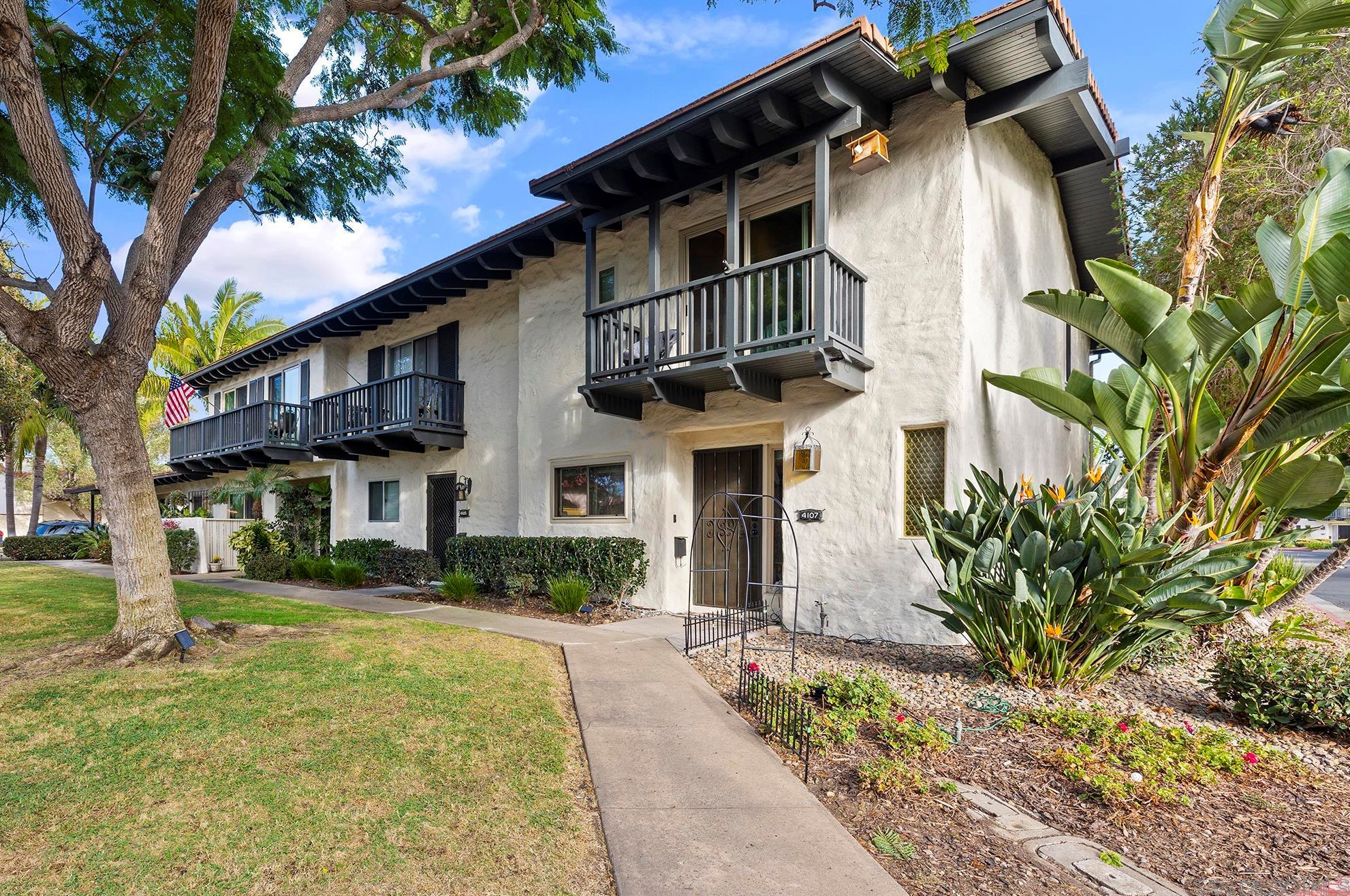 4107 Loma Riviera Ln, San Diego, CA 92110