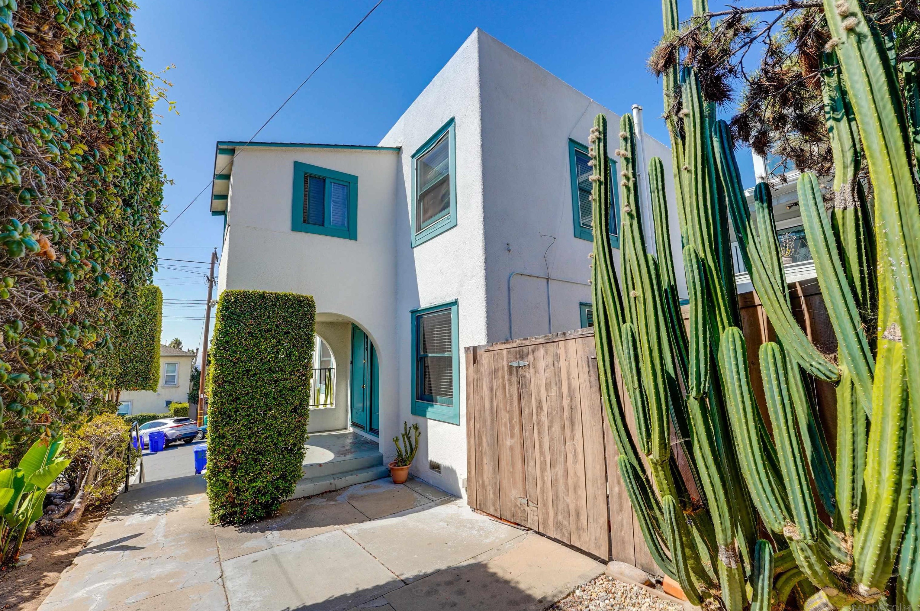 2119 Albatross St, San Diego, CA 92101