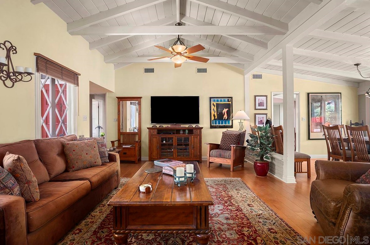 5335 Canterbury Dr, San Diego, CA 92116