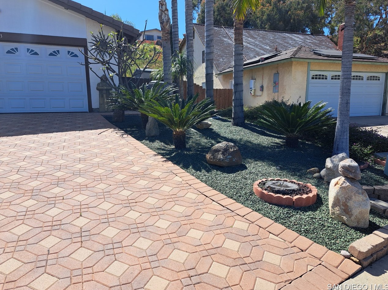 8303 Aqua View Ct, Spring Valley, CA 91977