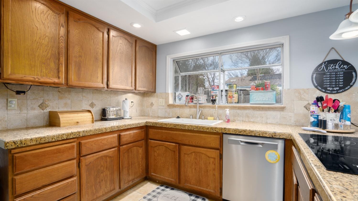 8420 Conover Dr, Citrus Heights CA  95610-0838 exterior
