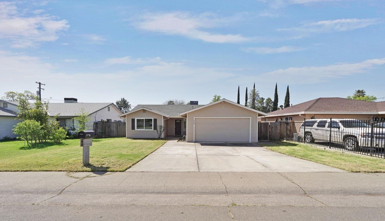 244 Ford Rd, Sacramento, CA 95838-4118