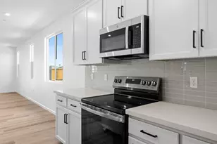 1095 Camomile Dr, Plumas Lake, CA 95961 - Photo 10