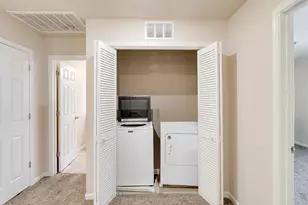 301 Maidenbrook Ln, Sacramento, CA 95823 - Photo 18