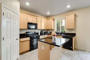 301 Maidenbrook Ln, Sacramento, CA 95823 - Photo 6