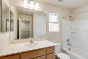 301 Maidenbrook Ln, Sacramento, CA 95823 - Photo 16