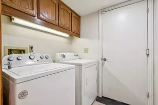 8664 Daimler Way, Sacramento, CA 95828 - Photo 16