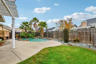 8664 Daimler Way, Sacramento, CA 95828 - Photo 28