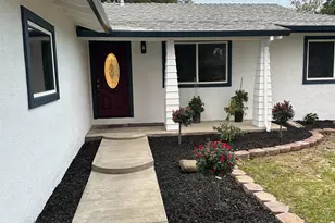 273 Riverside Dr, Woodland, CA 95695 - Photo 2