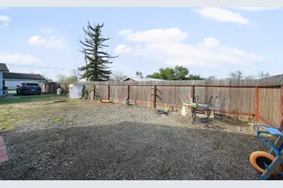 4493 Ardmore Avenue, Olivehurst, CA 95961 - Photo 28