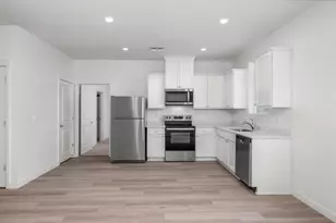 2201 Woods Dr, Linda, CA 95901 - Photo 2